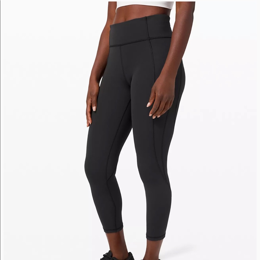 LULULEMON Time to Sweat Crop Size 4!!
